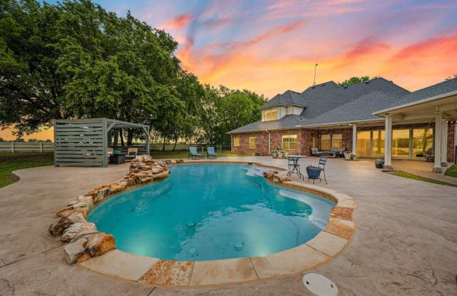 4411 Glenwood Lane Gallery 2