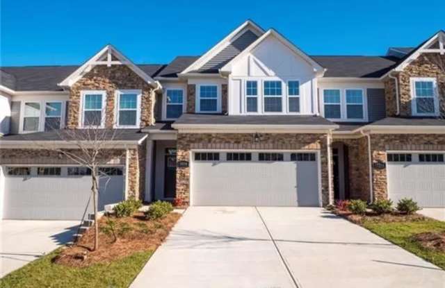 Coming Soon-Beautiful Townhouse in Berewick! photos photos