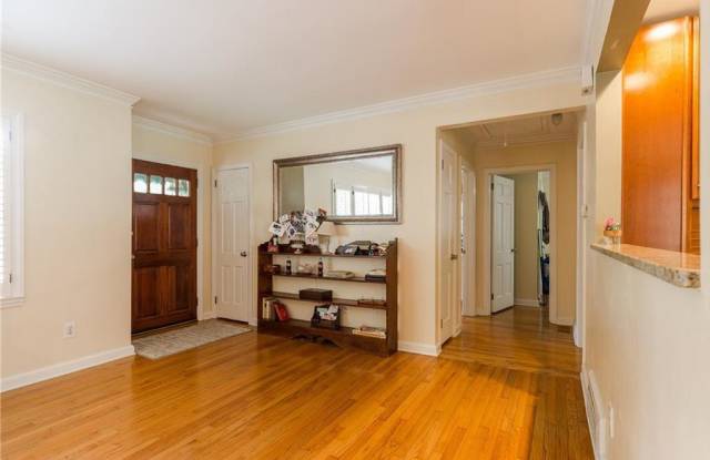 676 Gladstone Road Nw Gallery 3