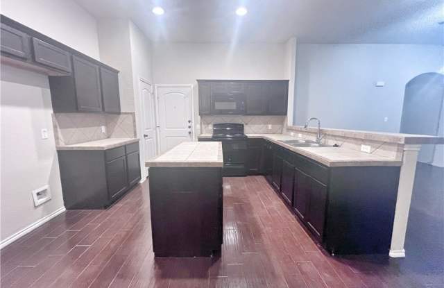 569 Creekside Circle Gallery 3