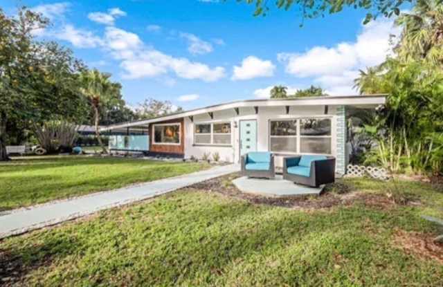 2710 McGregor Boulevard Gallery 2