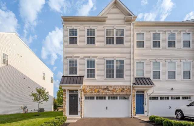 2305 MACIS Circle photos photos