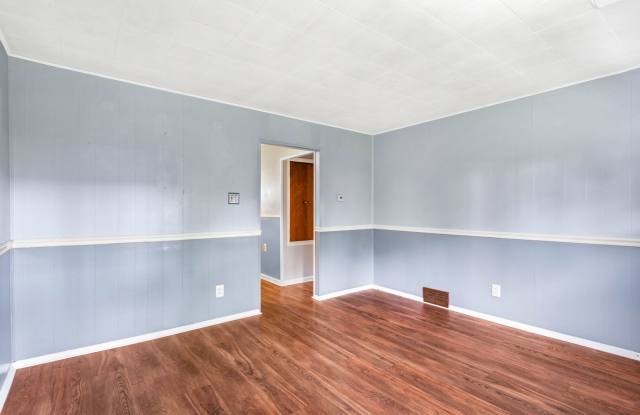 Beautiful 2 bedroom home in Scott Township available October 1! Gallery 4