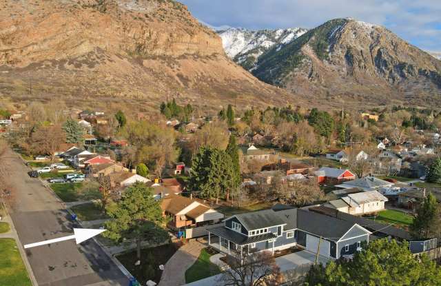 4 bdrm 2 bth Home-Dog Friendly. - 1631 Swan Street, Ogden, UT 84401