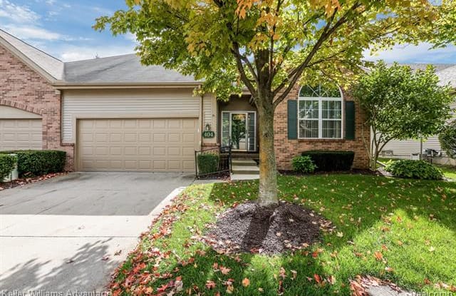 404 WINSLOW Circle - 404 Winslow Circle, Commerce, MI 48390