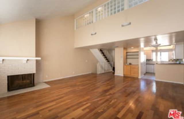 1914 11th Street Gallery 3