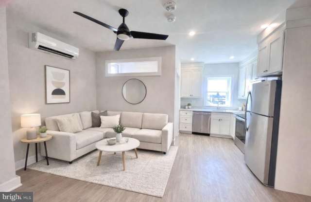 216 W FRONT Street unit: 3 photos photos