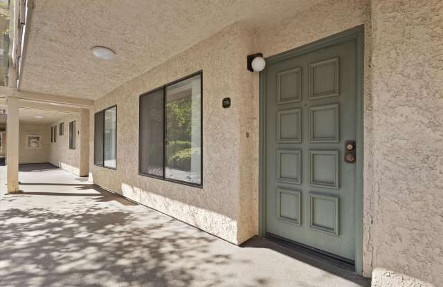 Gorgeous 2 bed 2 bath in Monterey Hills Gallery 1