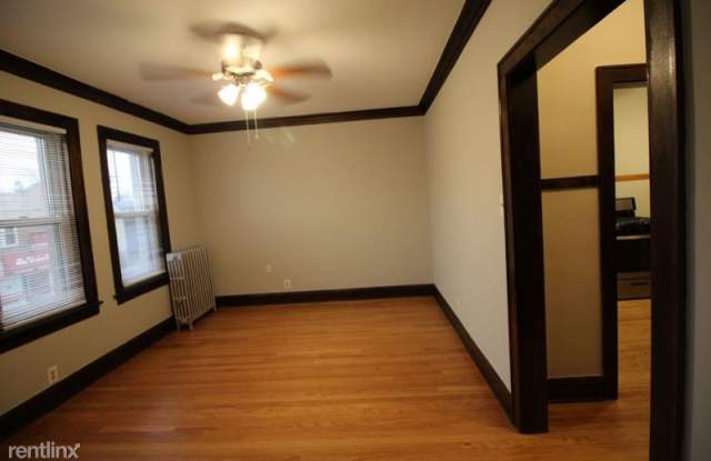6057 W Addison St 2 Gallery 3