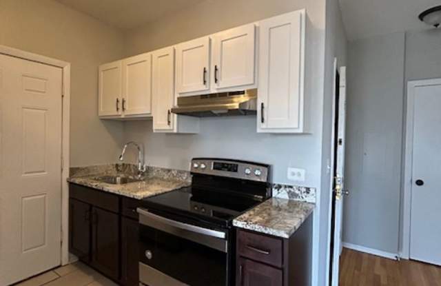East Rogers Park One Bedroom *Income Guidelines Apply* Gallery 2