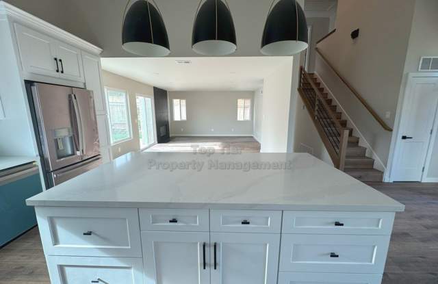 Fully Remodeled 3-Bedroom, 2.5 Bath Home in Shadowridge! Gallery 3