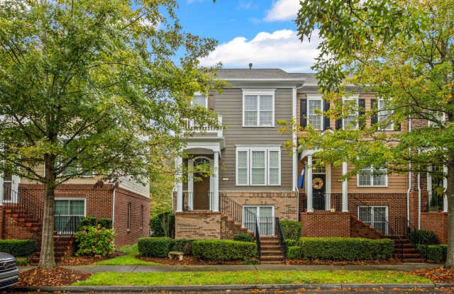 Extremely well-maintained 3-bedroom, 3.5 bath townhome in Baxter Village! - 1120 Drayton Court, York County, SC 29708