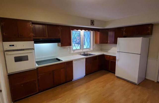 311 FERNWOOD DRIVE Gallery 3
