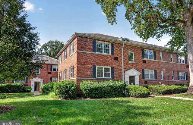 4376 PERSHING Drive N Gallery 2