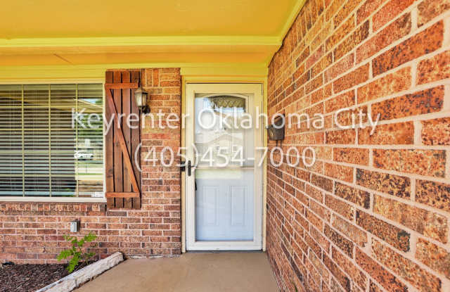 Spacious 3-Bedroom Home with Fireplace and 2-Car Garage in Oklahoma City Gallery 4