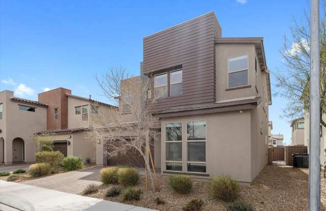 Beautifully Modern 4 Bedroom Home with Bedroom on Main Level Gallery 3