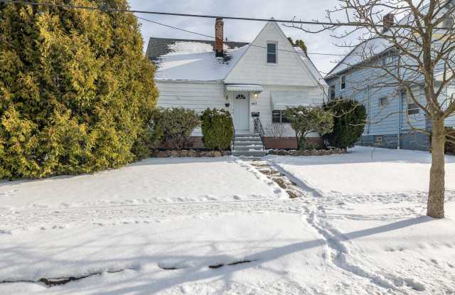 4417 W 51st St photos photos