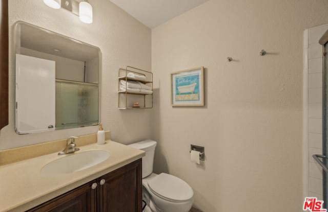 19220 Index St Gallery 3