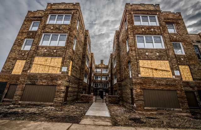 1807 S St Louis Gallery 4
