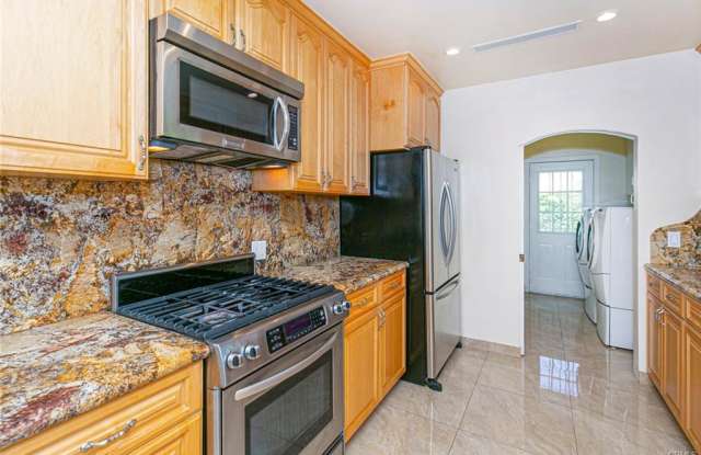 7007 Cantaloupe Avenue - 7007 Cantaloupe Avenue, Los Angeles, CA 91405