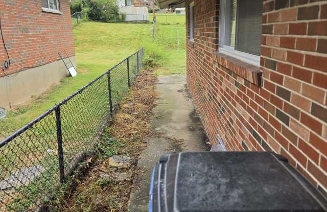 3136 Sherman Dr Gallery 3