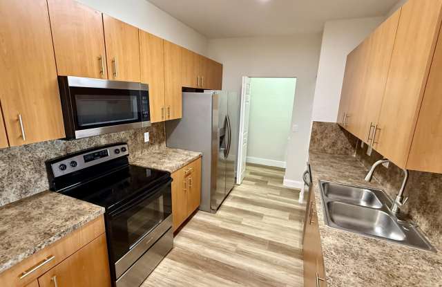 3545 Forest Hill Boulevard unit: 5 - 3545 Forest Hill Boulevard, Palm Springs, FL 33406