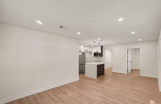 3306 W WYOMING Avenue Gallery 4