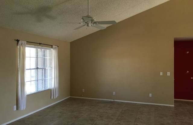 1251 E DIVOT Drive Gallery 4
