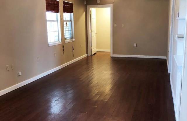 5806 Ave S 1/2 Gallery 3