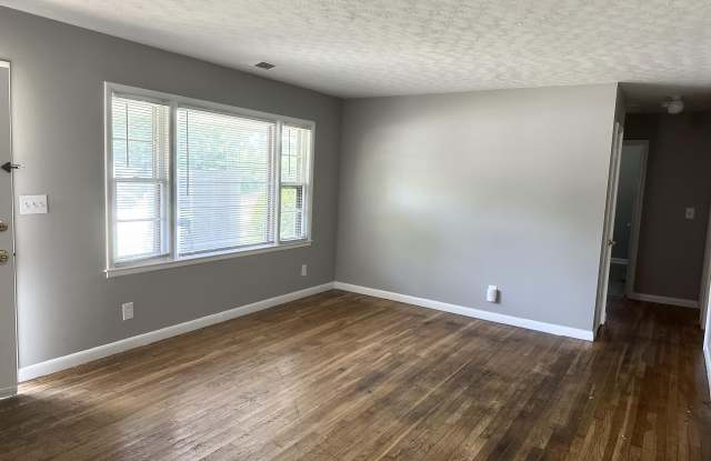 1072 Hudson Avenue Gallery 2