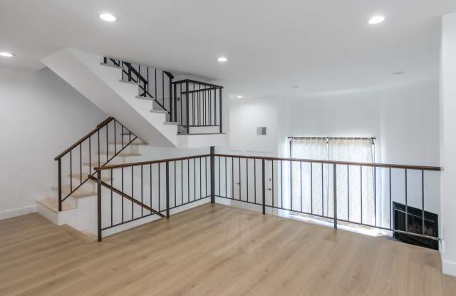 Beautifully Renovated 3-Bedroom Townhome in Reseda Gallery 1