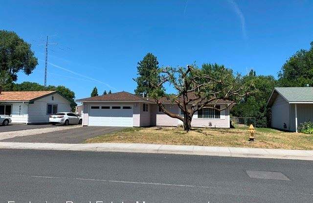 4319 Sturdivant Avenue - 4319 Sturdivant Avenue, Altamont, OR 97603