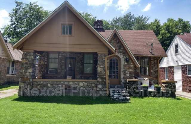 785 East Parkway South photos photos