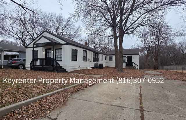 5 Bed 2 Bath $2,200 photos photos 5 Bed 2 Bath $2,200 photos photos