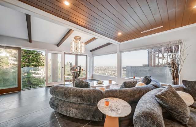 8874 Evanview Dr Gallery 1