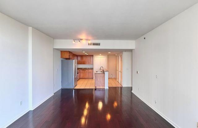 Harbor-View Living in the Heart of Downtown Long Beach – 2 Bed / 2 Bath High-Rise at 411 Seaside Way Gallery 3
