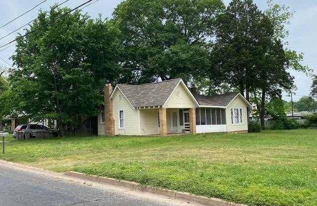 302 College St photos photos