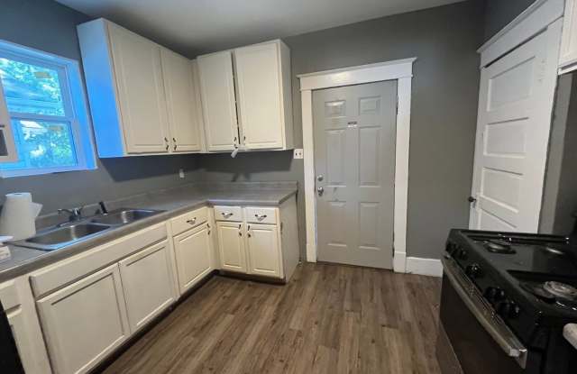 Two bedroom house in Alton Gallery 3