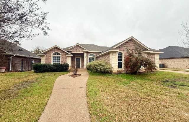 Spacious 4-Bedroom Home in Midway ISD photos photos