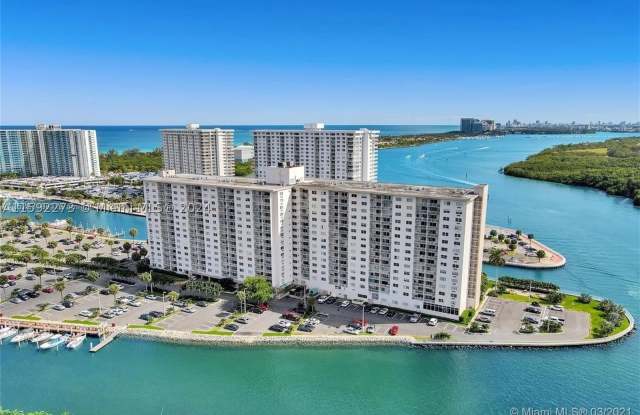 400 Kings Point Dr Gallery 3