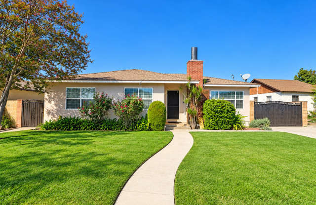 3 Bedroom Home in Pomona Gallery 1