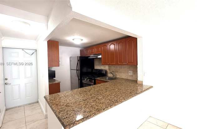 6703 N Kendall Dr Gallery 3