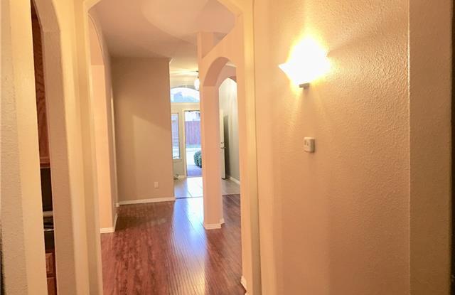 929 Oriole Drive Gallery 3
