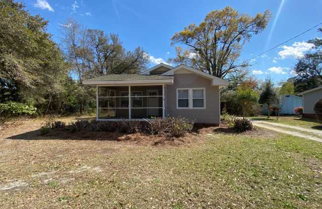 3 Bed 2 Bath Cottage in Midtown! photos photos 3 Bed 2 Bath Cottage in Midtown! photos photos