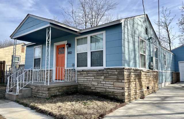 1012 E King Pl Gallery 1