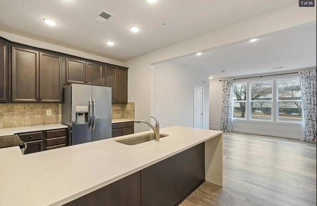 613 Herndon Parkway photos photos