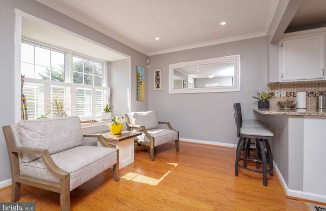 328 SUNRAY Court Gallery 2