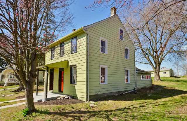 1971 Broad Street East Petersburg, PA 17520 Gallery 4