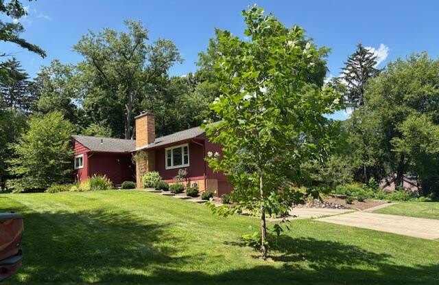 580 Riverview Drive photos photos