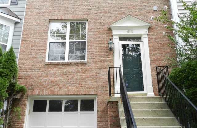 42916 Golf View Dr. - 42916 Golf View Drive, South Riding, VA 20152
